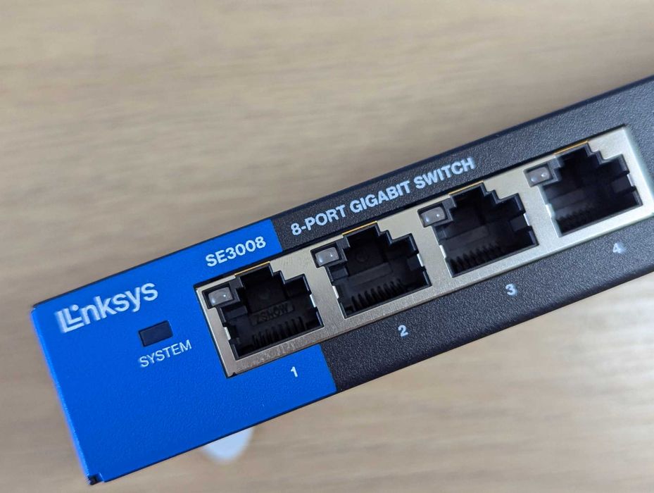 Свитч коммутатор не управляемый Linksys SE3008 8 Port Gigabit USA