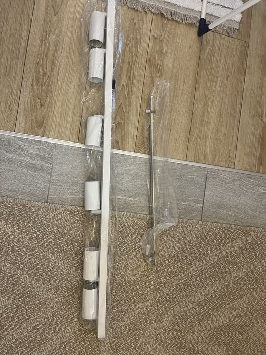 Lampa sufitowa biala