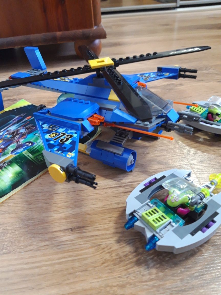 Lego 7067 Alien Conquest Spotkanie z jetkopterem