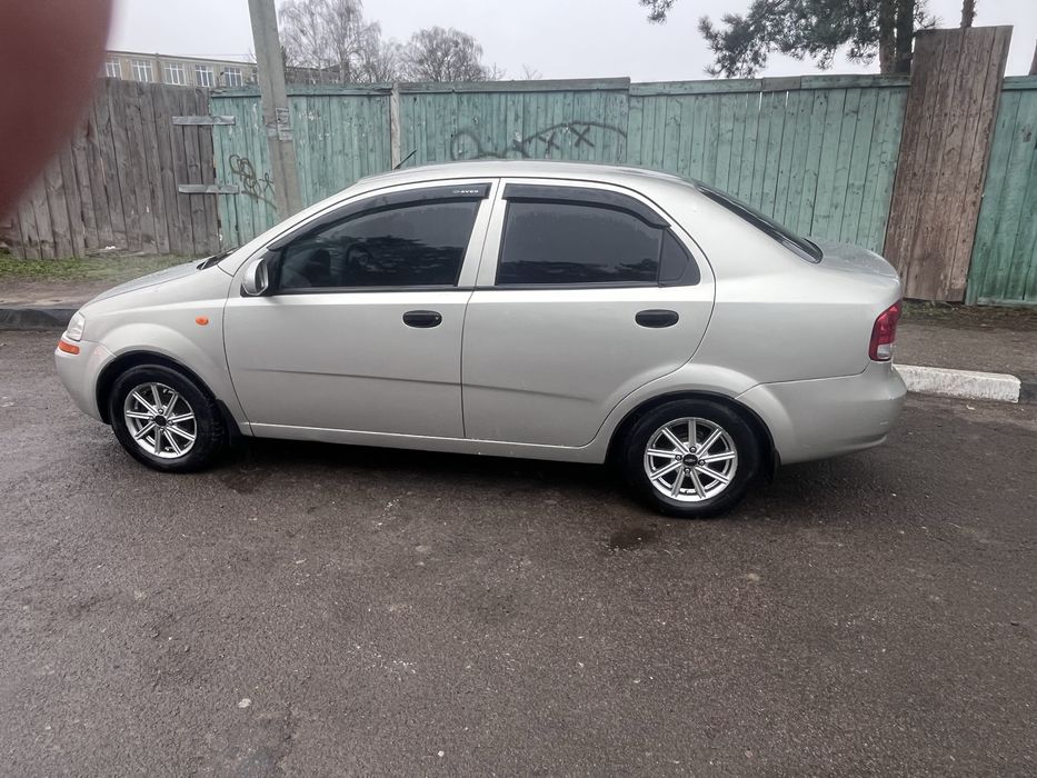 Шевроле Авео в гарному стані