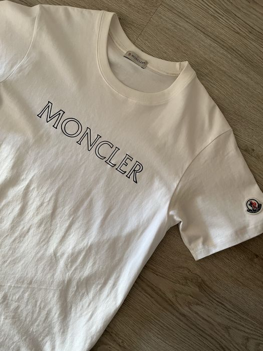 Camisa branca da  moncler