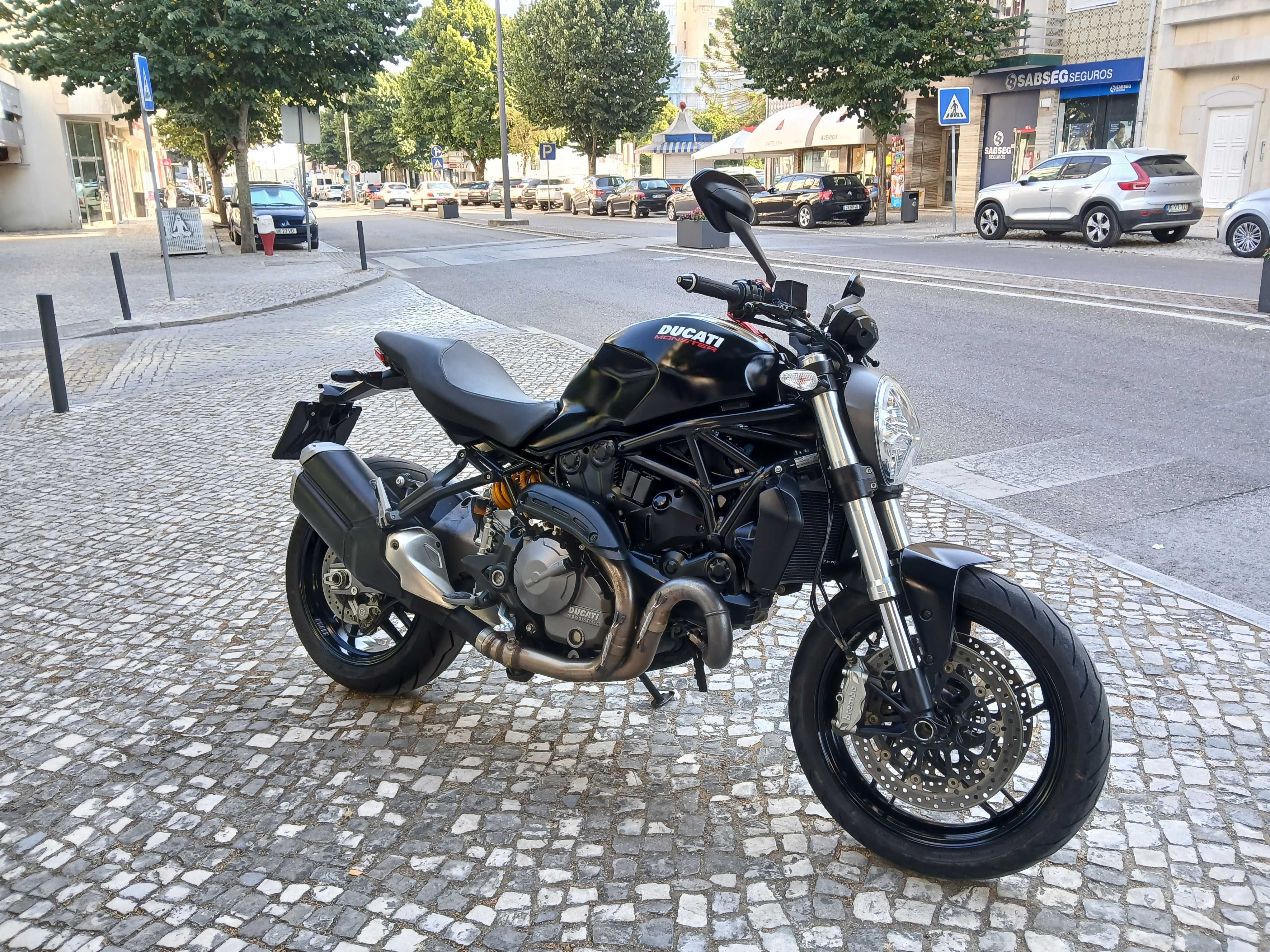 Ducati Monster 821 Dark