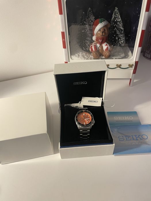 Seiko SRPD59K1 – Seiko 5 Sports „Orange Samurai”