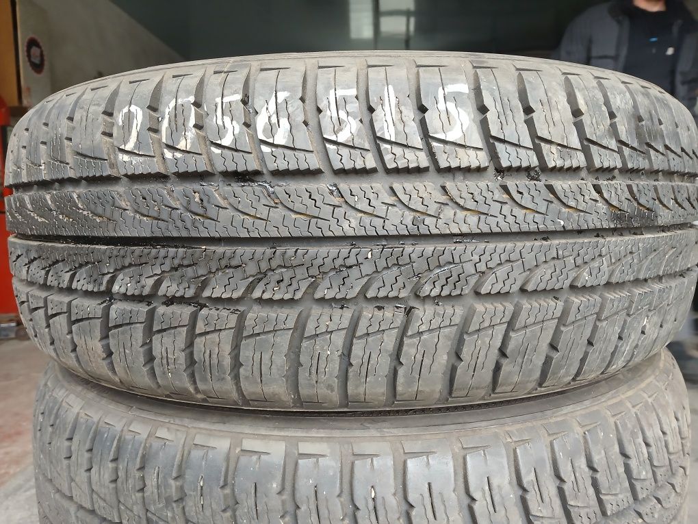 Резина 205 65 15 KUMHO состоянии новых цена за штуку