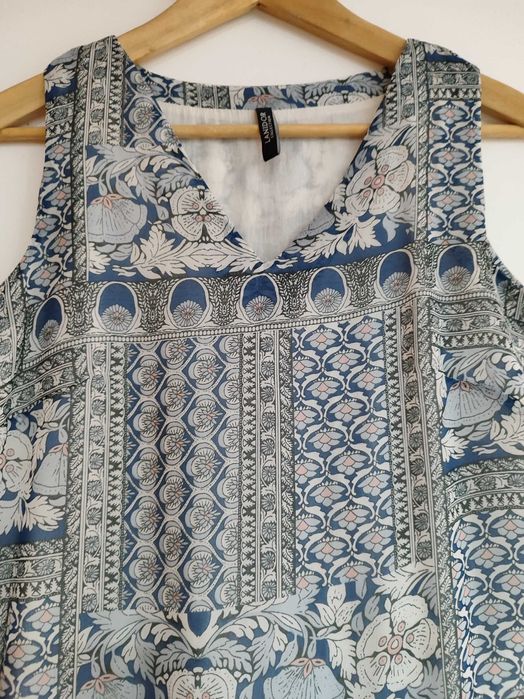 Vestido curto, em seda, Lanidor