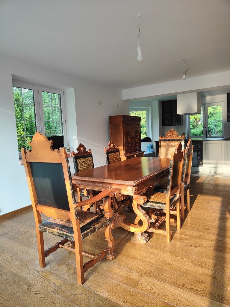 Jadalnia rycerska, hiszpańskie meble, komoda