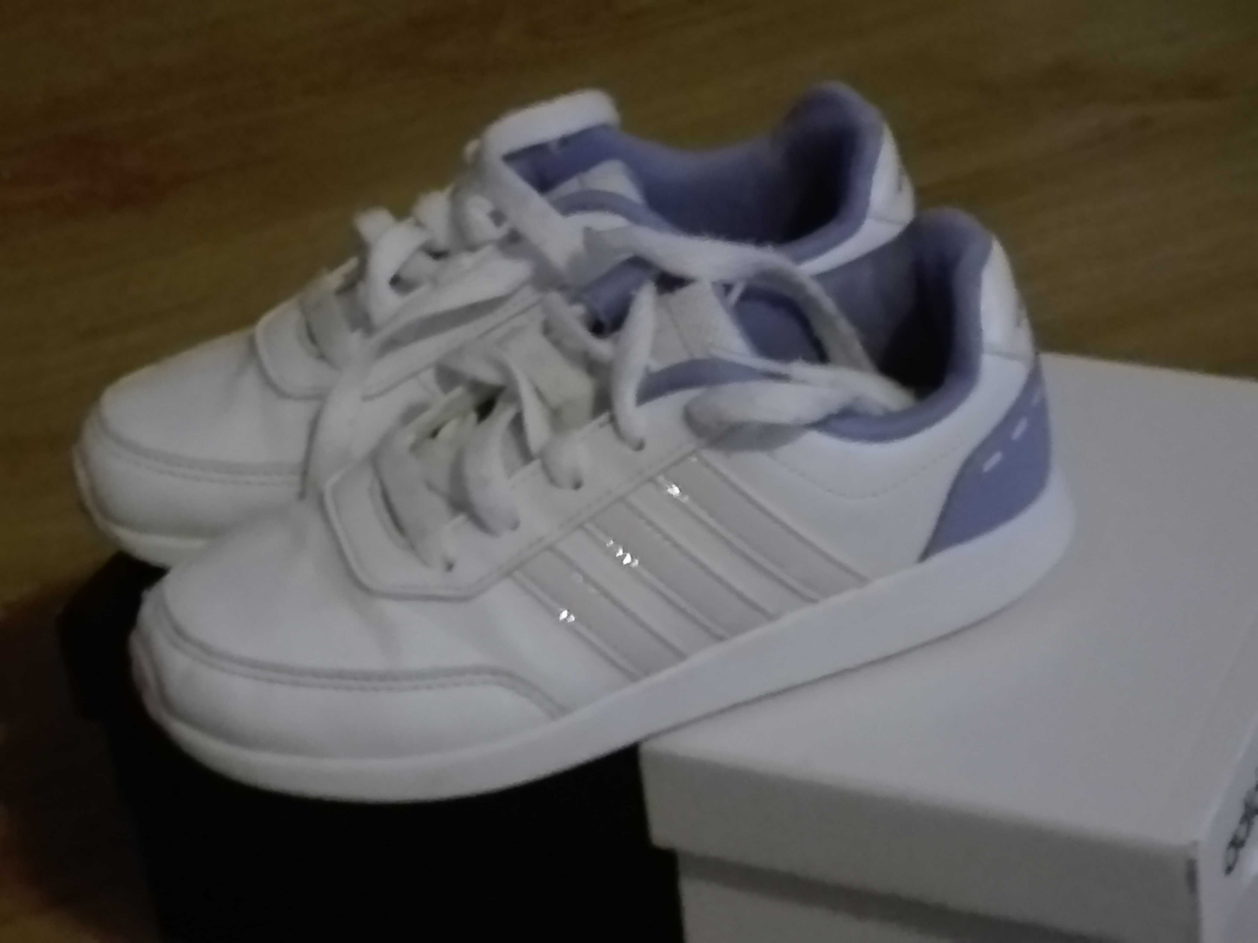 Buty Adidas dla dziewczynki