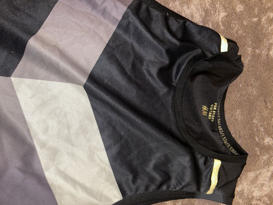 Bluza slortowa na silownie i narty