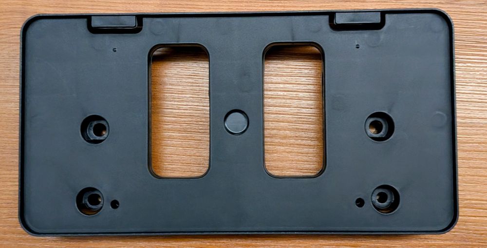 Ramka pod tablicę rejestracyjną Toyota Sienna xL40  2021...