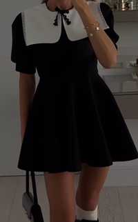 Чорна сукня із зйомним комірцем