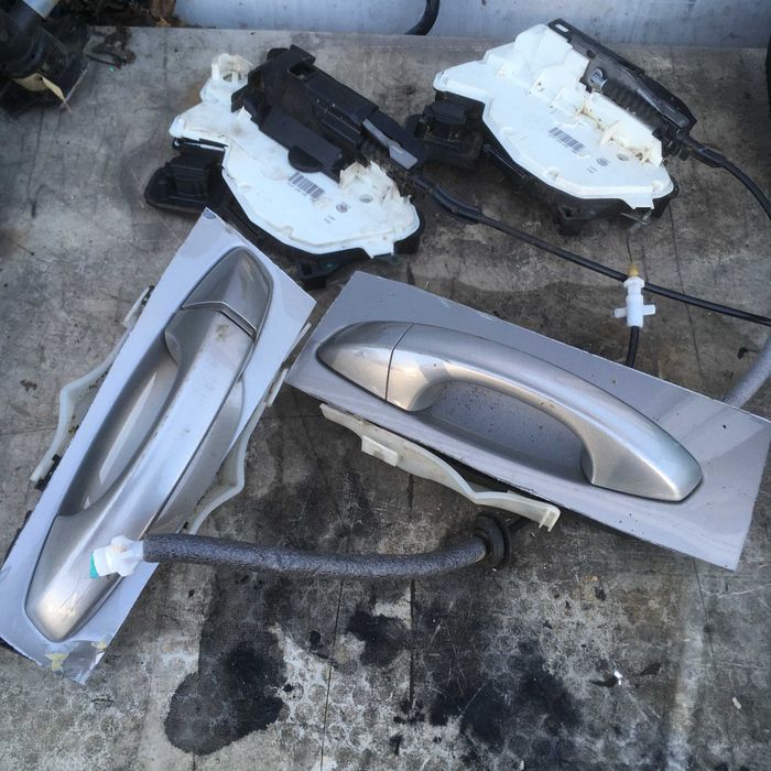 amortyzatory sprężyny tył lewe prawe zamek  octavia III kombi