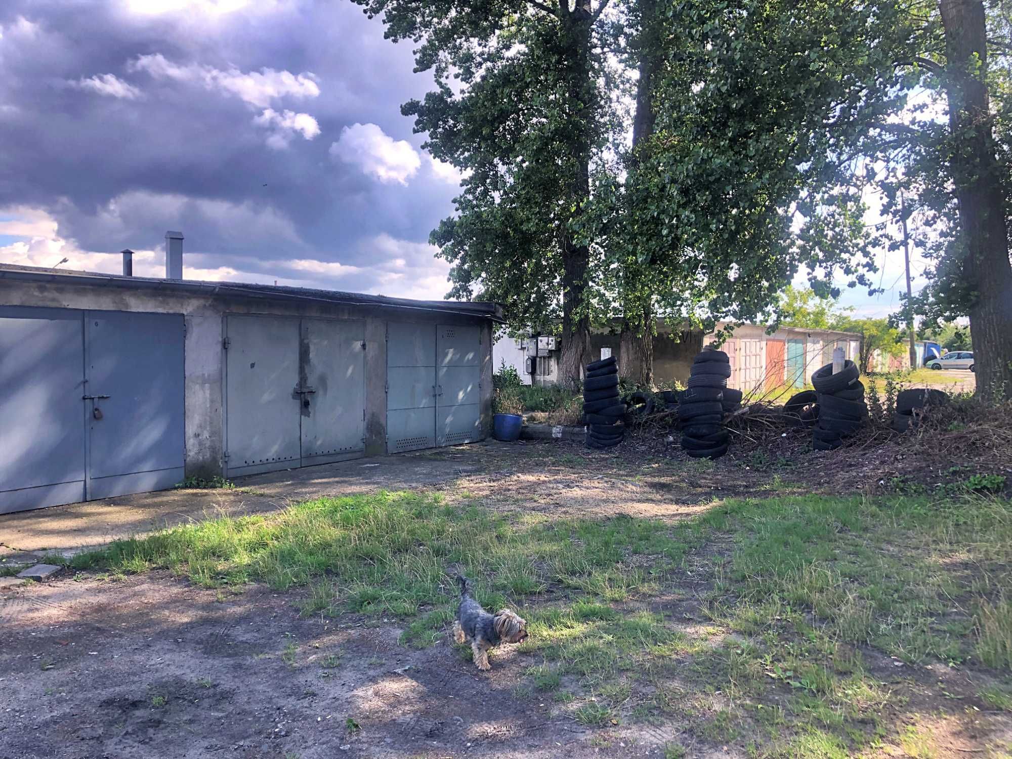 Garaż na ulicy Kobieli w Gdańsku Brzeźnie