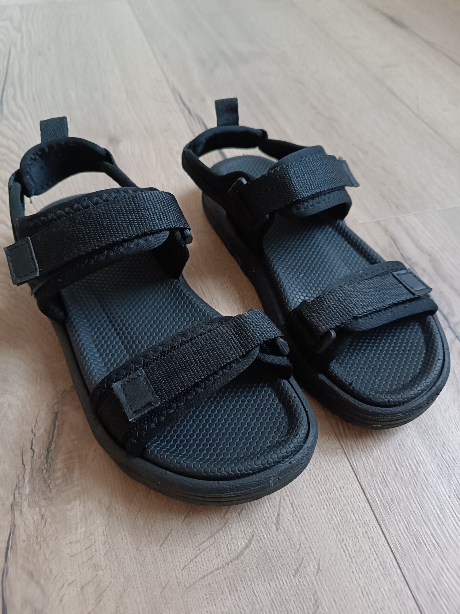 Сандалі Primark 35р.
