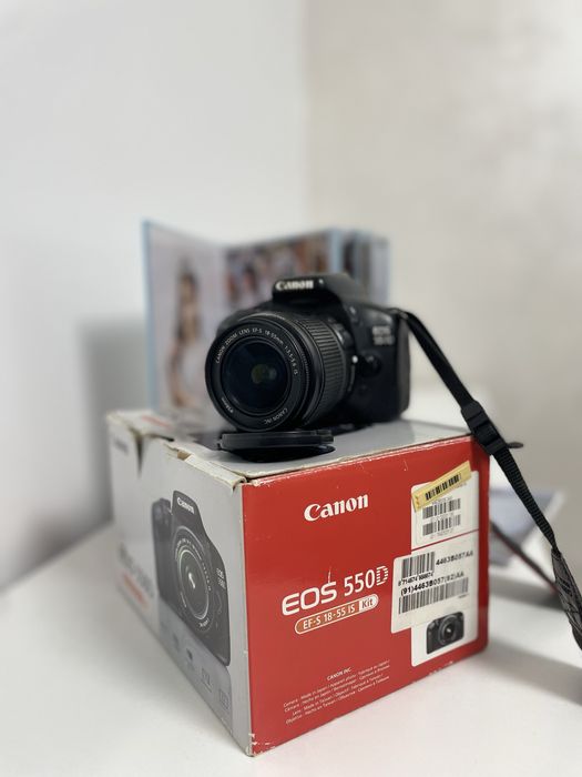 фотоапарат Canon EOS 550D (Kit 18-55 IS)