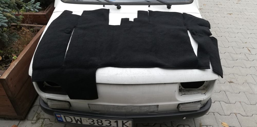 Fiat 126p wykładzina bagażnika czarny welur nowa