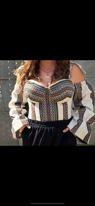 Корсет вишитий в українському стилі