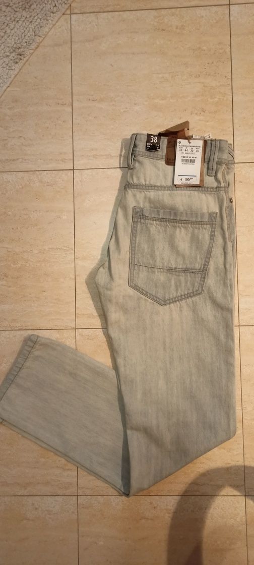 Nowe spodnie jeansy Bershka 38