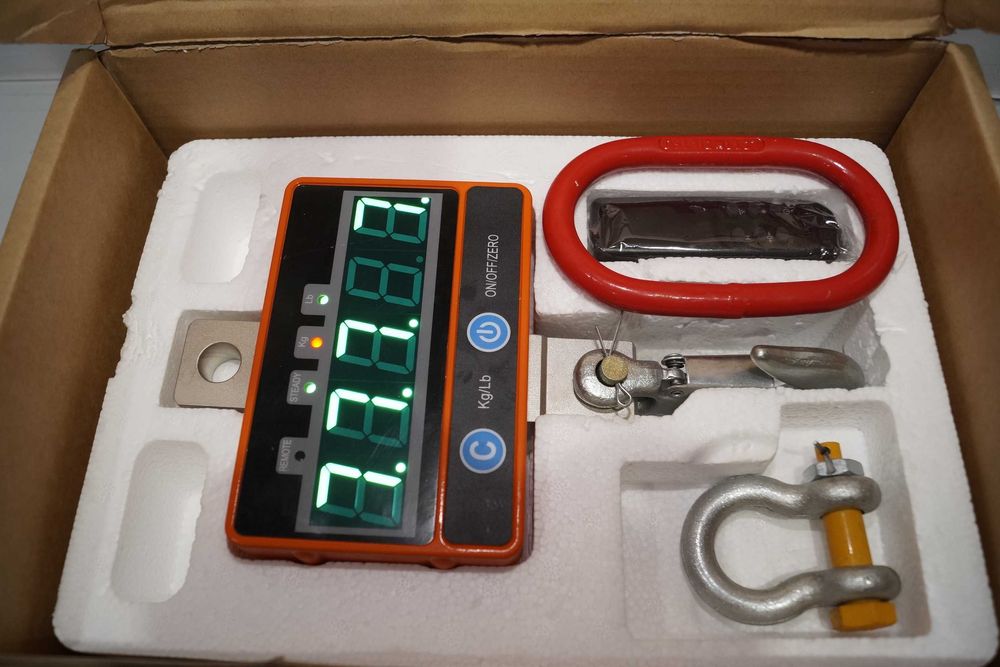 Cyfrowa waga dźwigowa hakowa do 2000kg min.10kg dokładność0,5kg +pilot