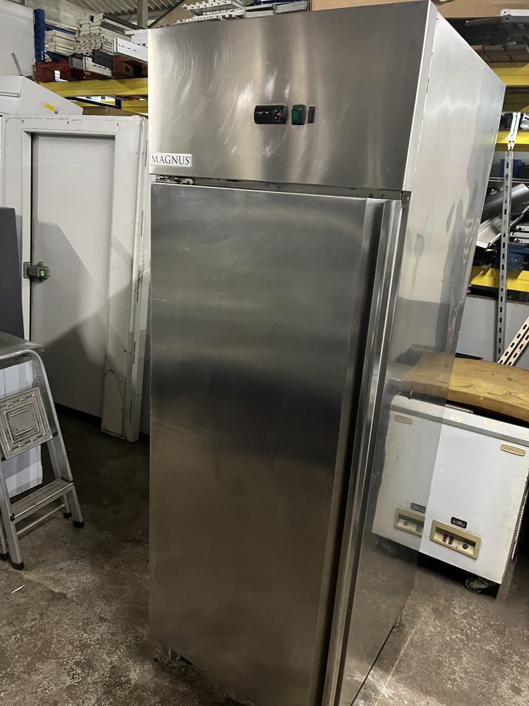 Arca vertical de refrigeração em inox MAGNUS