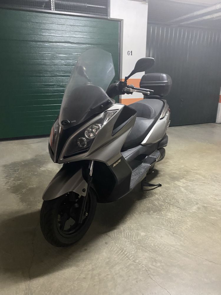 Kymco downtown 125i com 8200km