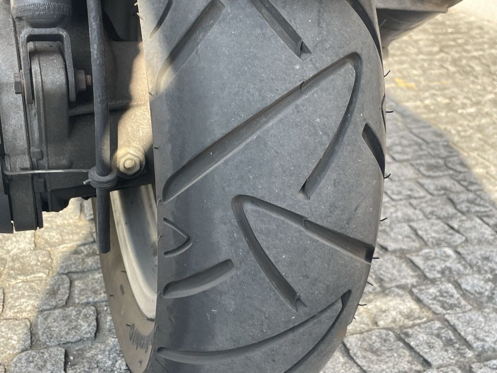BMW C 1 200, moto super exclusiva para colecionar