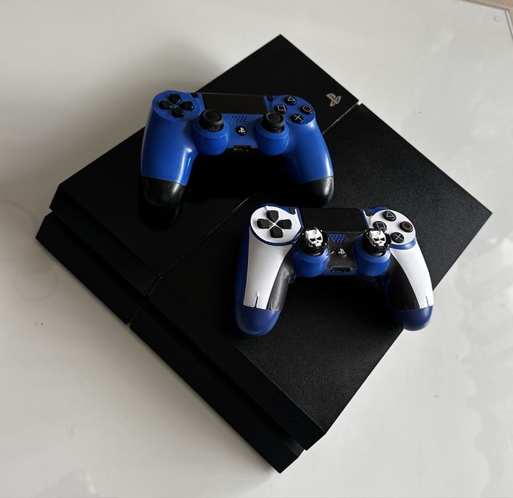 Konsola ps4  suber stan dodatki