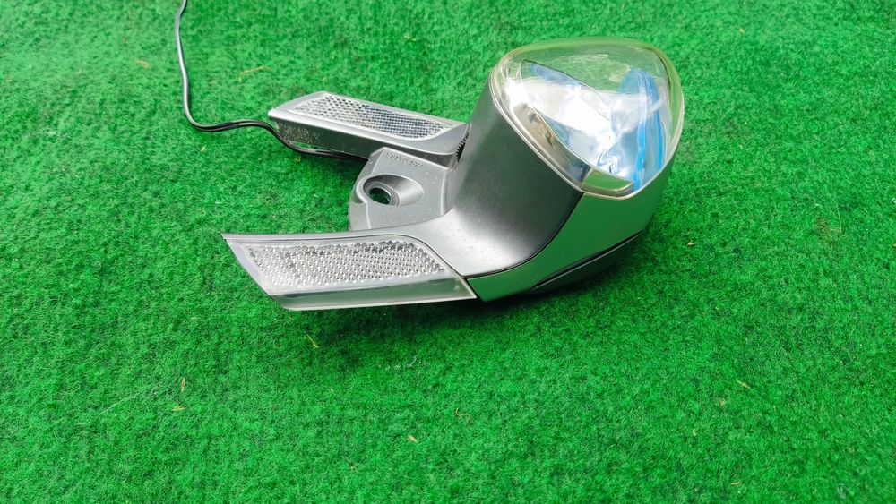 Lampa przednia Gazelle na Dynamo