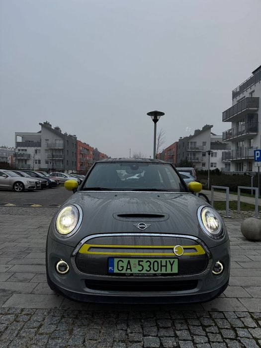 MINI  MINI Cooper SE • 2020 • Elektryk • 32 593 km • Polski salon