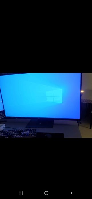 Monitor Dell 42.5 ultra 4k
