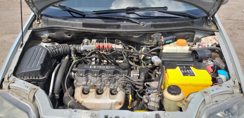 Розбираю Aveo T200 хатжбек