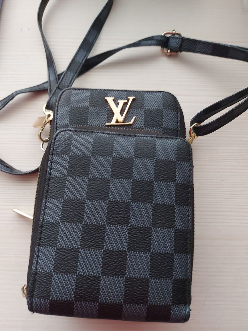 Продам сумочку Louis Vuitton