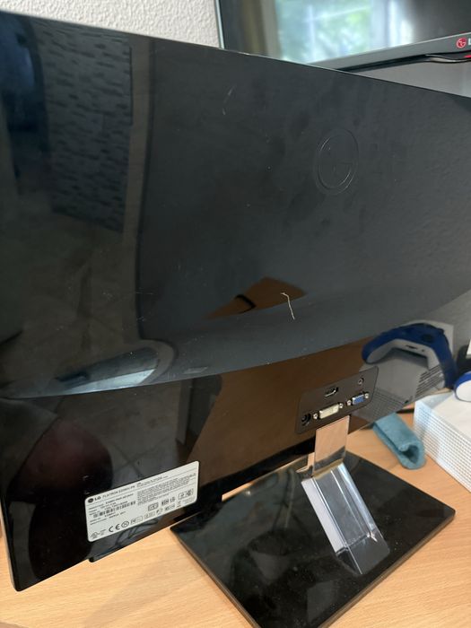 Telewizor LG Flatron e2360v-pn