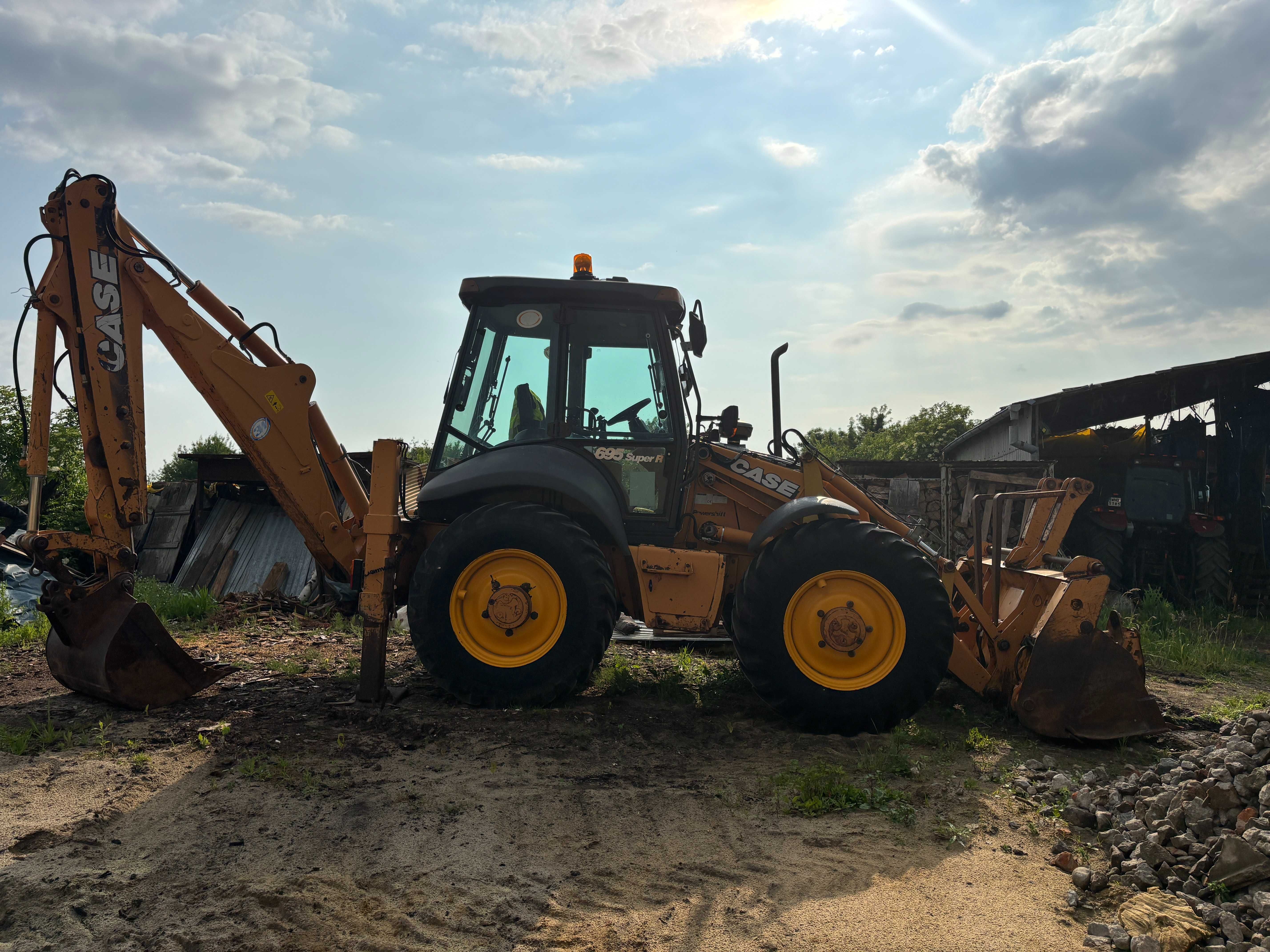 Case 695 super r