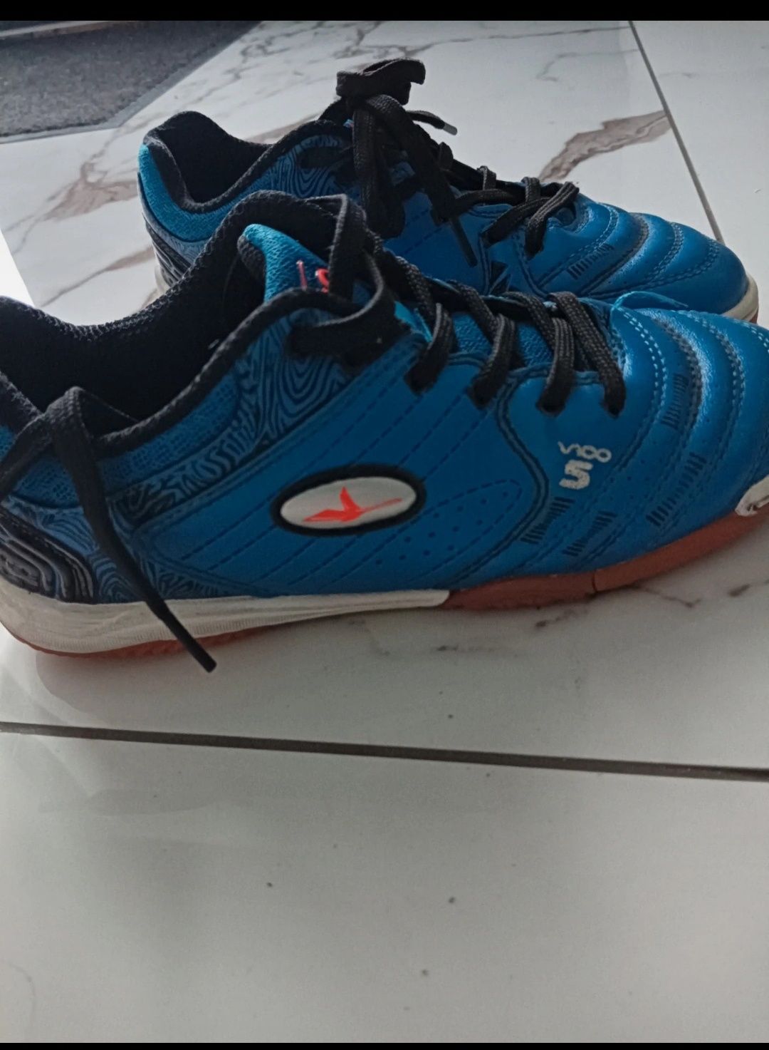 Buty sportowe vico rozm.33