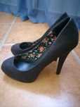 Sapatos compensados
