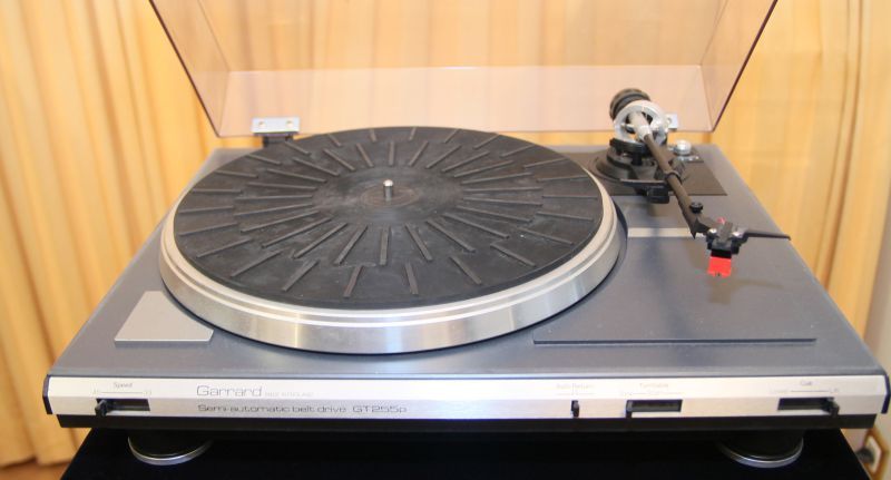 Giradiscos Garrard GT255P