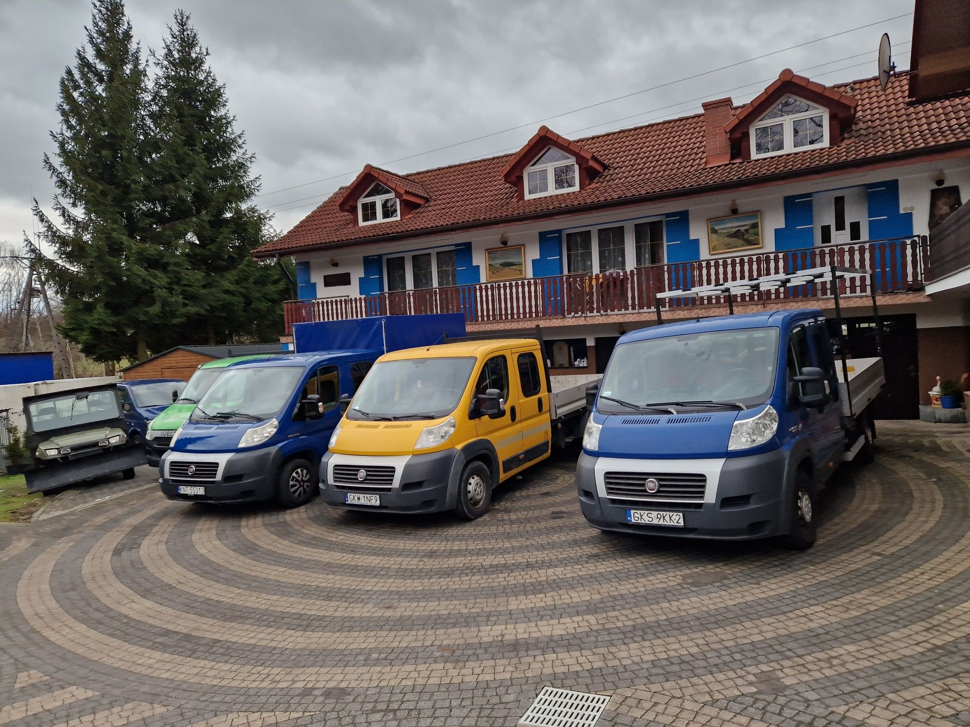 Fiat Ducato doka brygadowy brygadówka 7 osobowy skrzyniowy plandeka