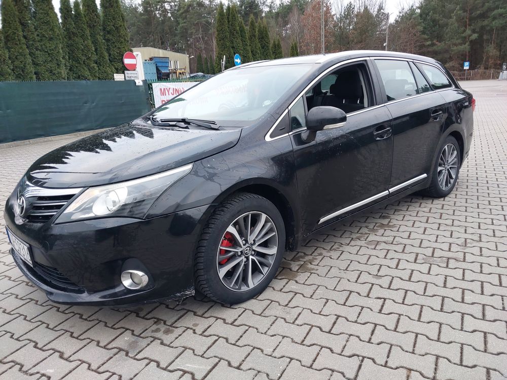 Toyota avensis kombi benzyna z gazem ZAMIANA