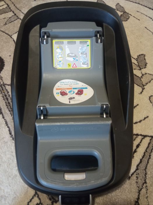 Fotelik Maxi Cosi 0-13kg, baza ISOFIX FamillyFix, śpiworek