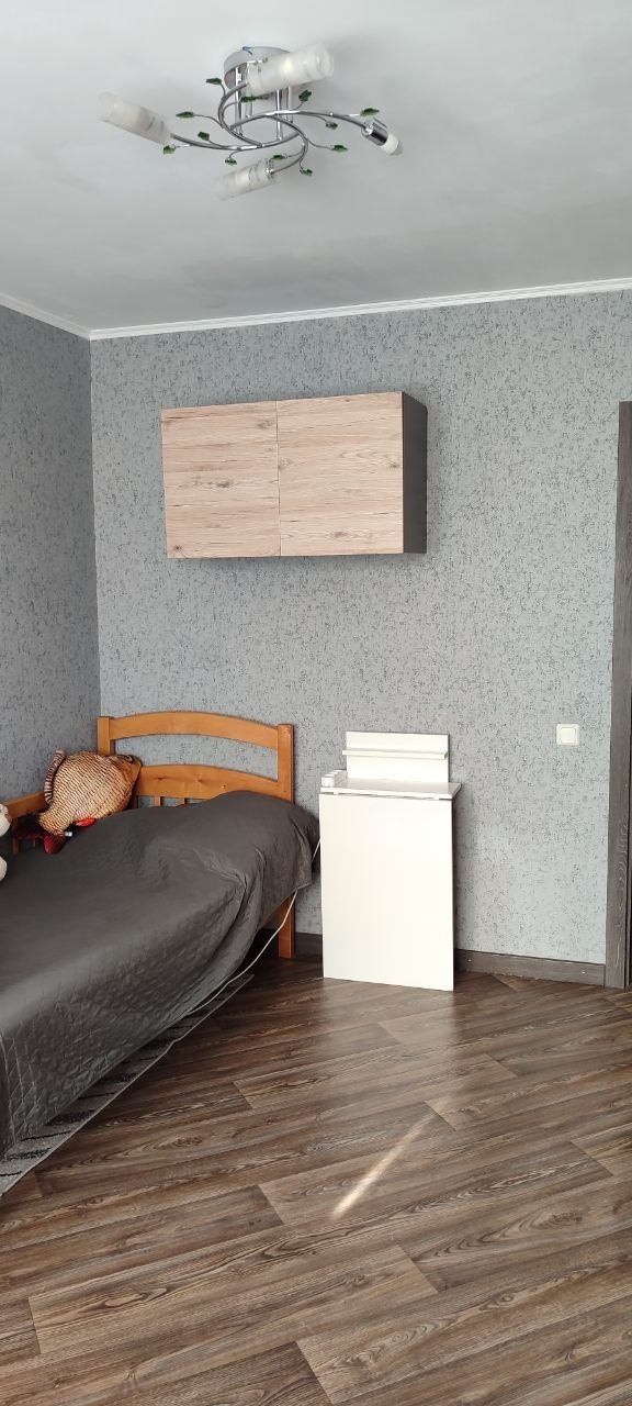 Продам трикімнатну квартиру в центрі Вишневого