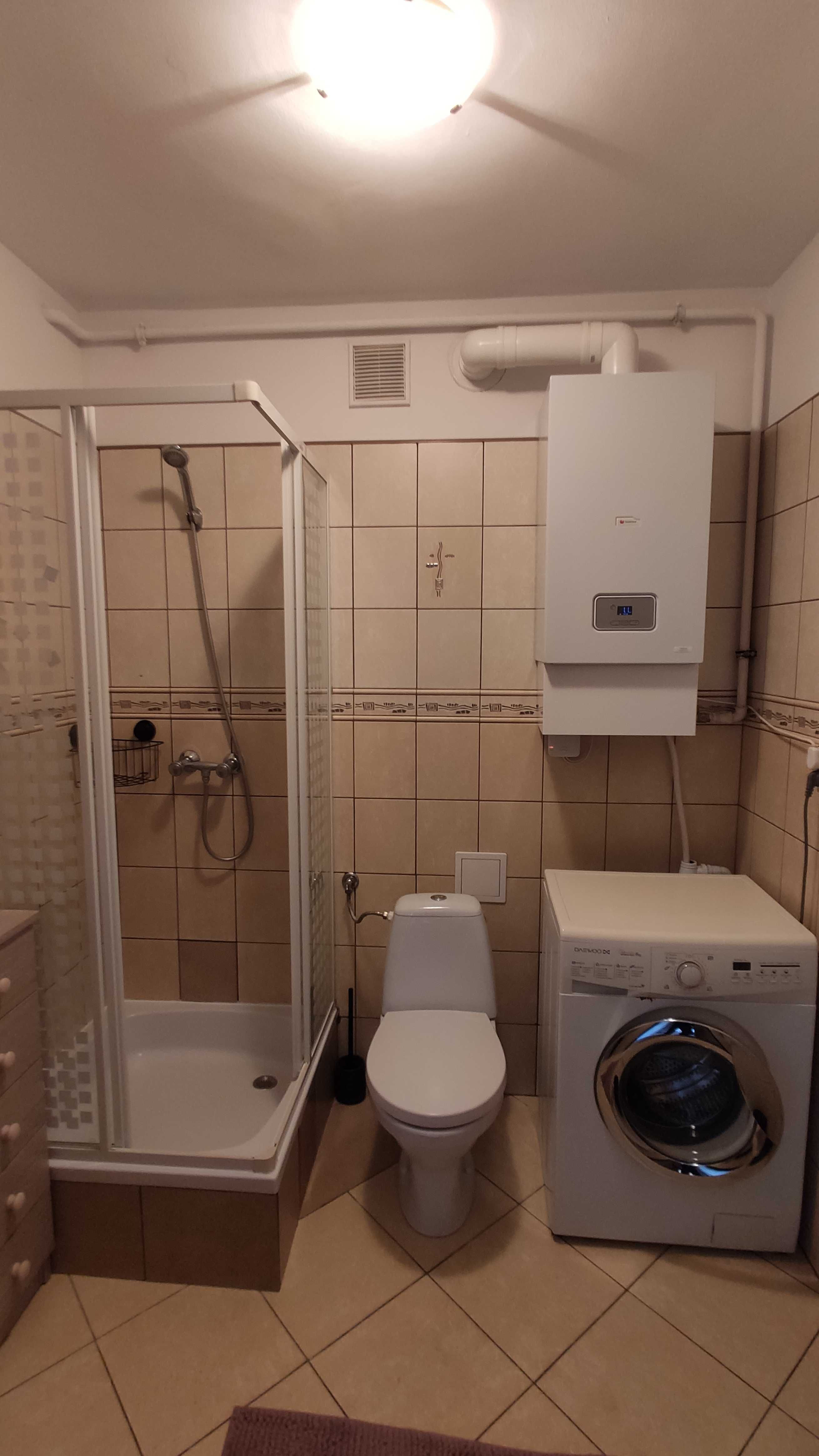 Kraków Kliny | kawalerka na wynajem | balkon z widokiem na park