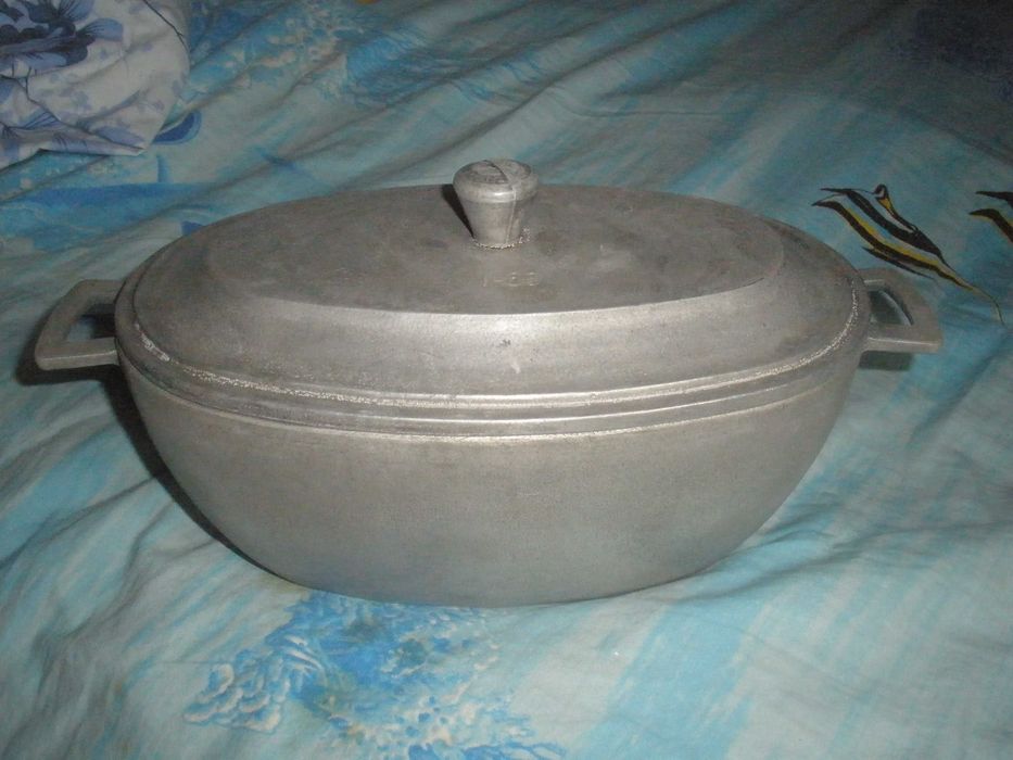 Утятница (жаровня)  алюминиевая  и 3-х  литровая . СССР.
