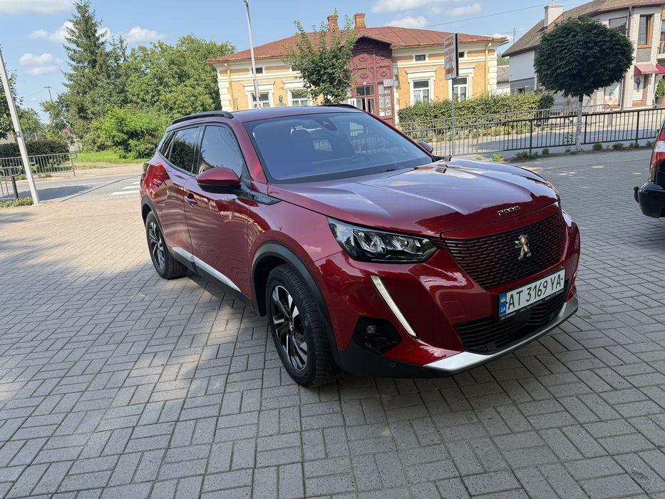 Peugeot E2008 Електро 300 км