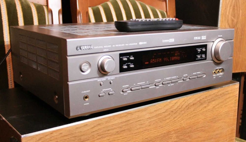 Amplituner Yamaha RX-V540 z pilotem mocny i sprawny