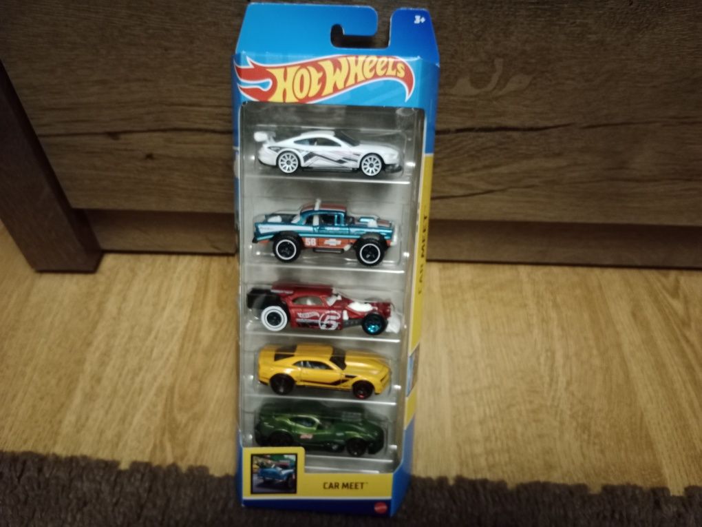 Nowy zestaw samochodzików Hot Wheels