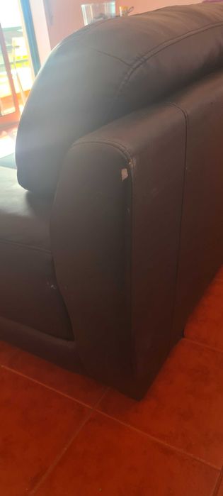 Sofá 2 lugares em napa preta