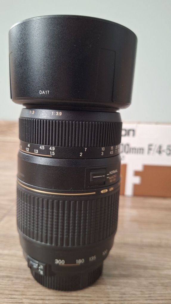 Tamron 70-300mm MACRO do Nikon DX  stan bardzo dobry