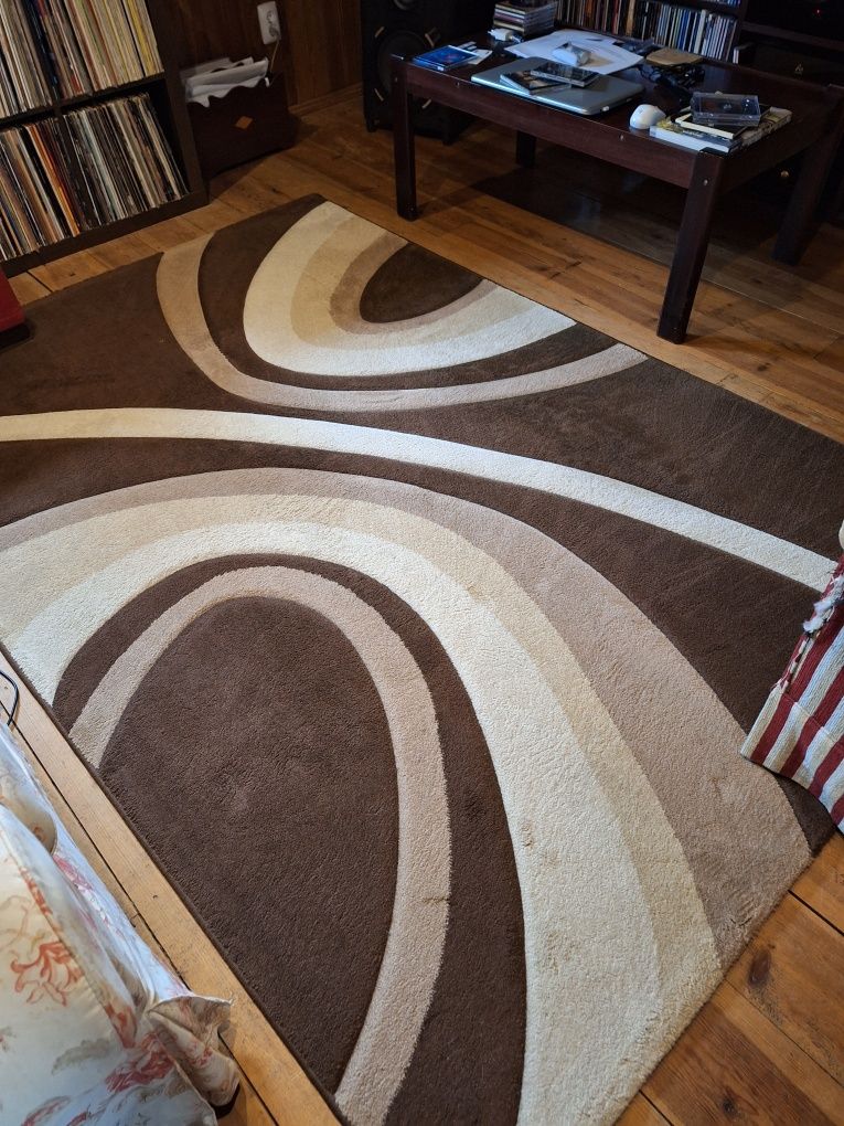 Carpete de lã  com pelo raso. 160×230cm