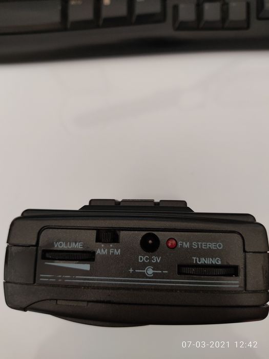 Walkman Mitachi com rádio e cassete autoreverse