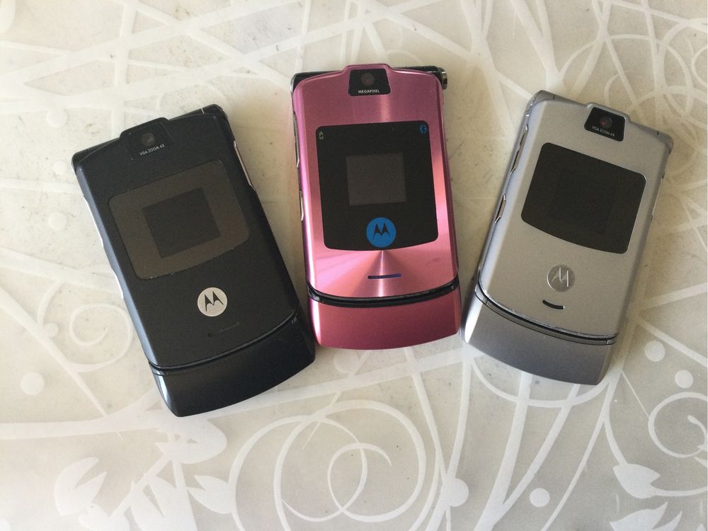 Моторола Razr v3;v3i и Nokia 5300.